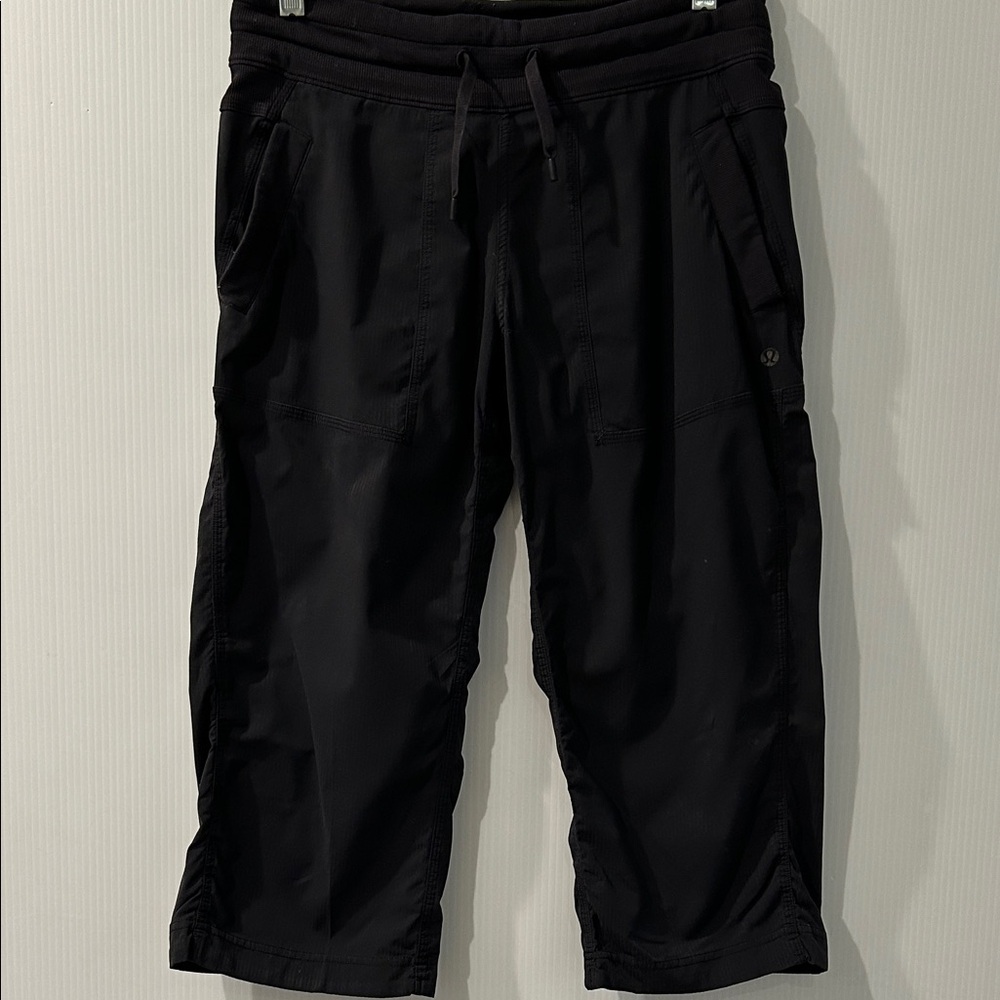 Lululemon Womens Dance Studio Crop Pant Jogger SIZE 8 
Dark Navy